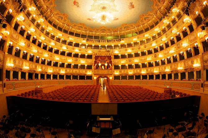 Teatro La Fenice Tour in Venice - Meeting at the Heart of Venice: Campo San Luca