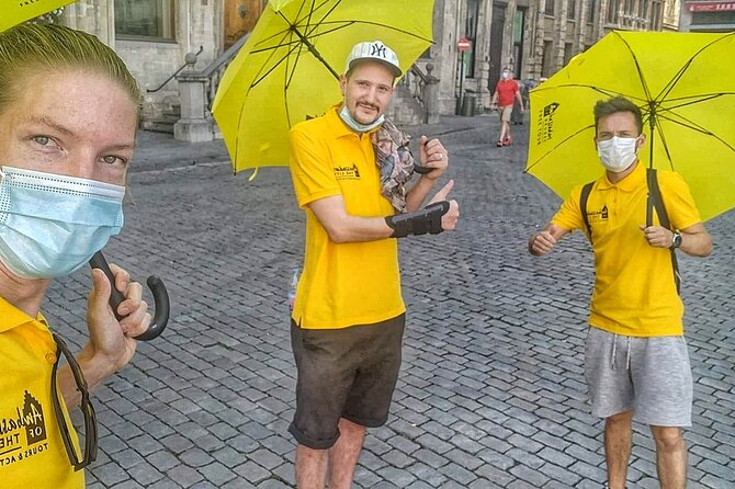 Tell Me About Brussels! | First Day Must-Do | Local Storytellers - Sampling Belgian Beers at Delirium