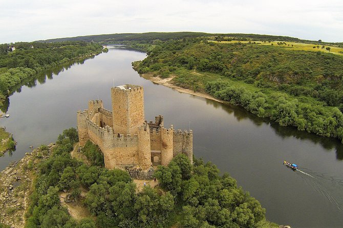 Templar Knights: Tomar and Almourol Castles Full Day Private Tour - The Enchanting Almourol Castle by Boat