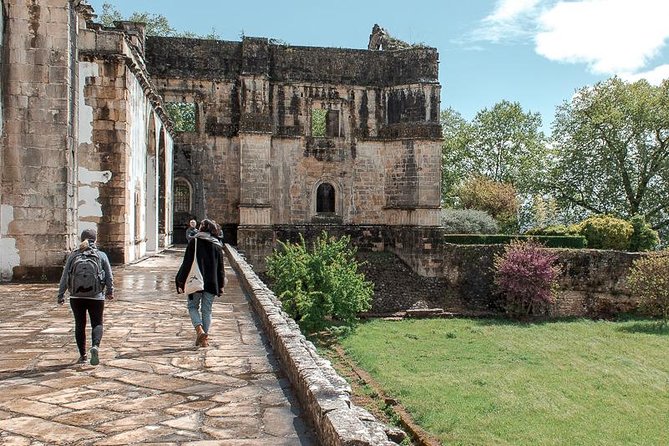 Templar River: Tomar and Almourol Private Tour - Starting Point: Hotel Pickup in Lisbon