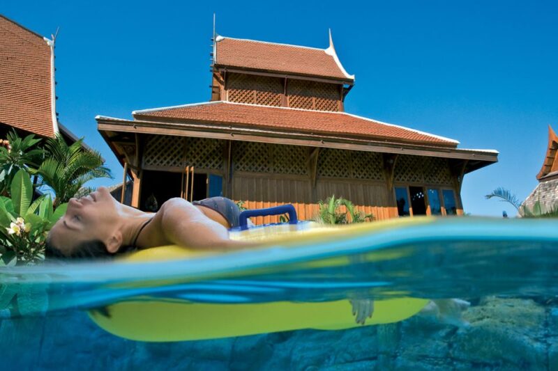 Tenerife: Loro Parque & Siam Park Entry Ticket with Transfer - Hotel Pickup, Transfers, and Flexibility of Visits