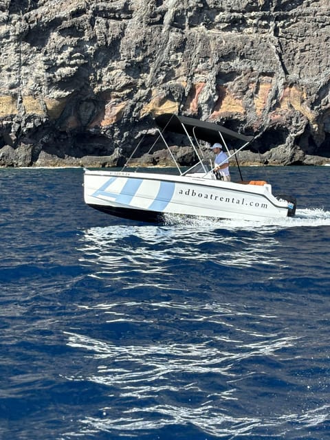Tenerife: rent a boat without license - The Modern, Fully Equipped Boat: The Compass 160e