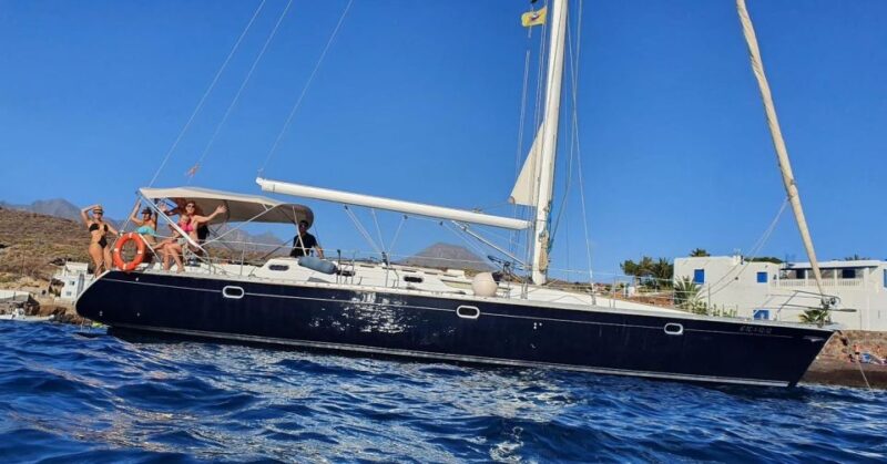 Tenerife: Sailing Excursion with Whale and Dolphin Watching - Food and Drinks Aboard the Yacht