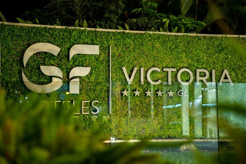 Tenerife: Scandal Dinner Show Entry Ticket and 5-Course Meal - Pacing and Audience Engagement During the Show