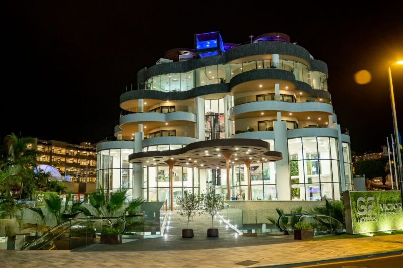 Tenerife: Scandal Dinner Show Entry Ticket and 5-Course Meal - Dress Code and Practical Tips for Attendees