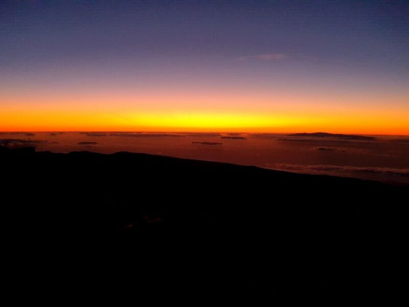 Tenerife: Teide Peak Hiking 3715m - Descending to the Altavista Shelter and Montana Blanca