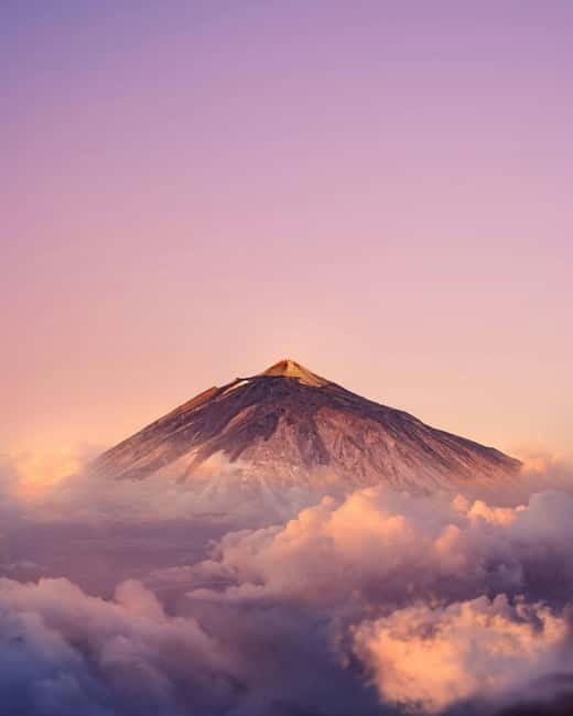 Tenerife: Teide Sunset Adventure with Picnic & Stargazing - The Role of the Guides