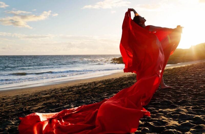 Tenerife: Your glamor photo shoot Flying Dresses by Sabine Jacob - The Glamorous Flying Dresses in Vibrant Colors