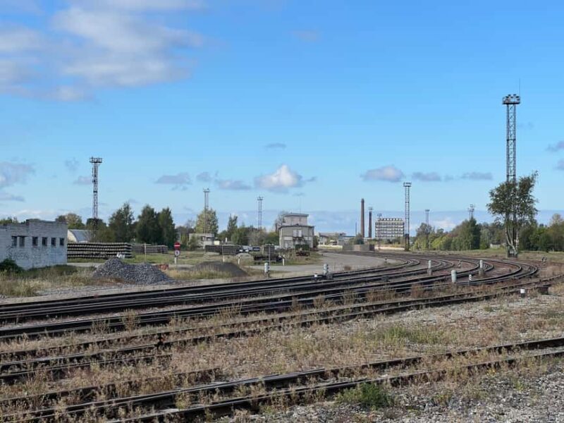 Tenet Movie Tour in Tallinn Guided by a Background Actor - Suitability and Recommendations for Participants