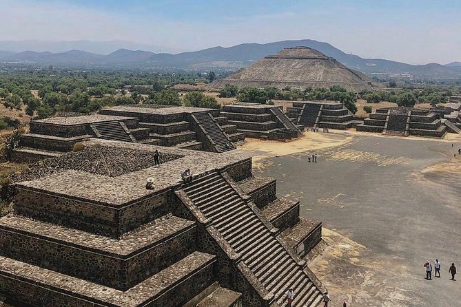 Teotihuacan & Guadalupe Shrine Guided Tour from Mexico City - Visiting the Basilica of Guadalupe: A Sacred Landmark