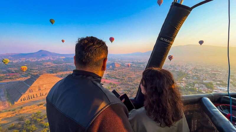 Teotihuacan: Hot Air Balloon Ride with Breakfast & Transport - Unique Perspective of the Pyramids from the Sky