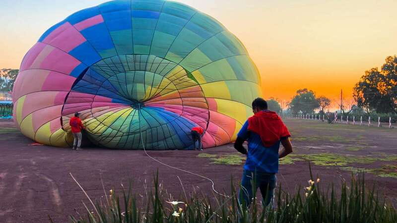 Teotihuacan: Hot Air Balloon Ride with Breakfast & Transport - Celebrate with a Sparkling Wine Toast and Receive a Flight Certificate