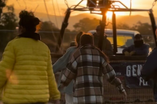 Teotihuacán Mexico balloon flight, breakfast and transportation - The Unique Experience of a Balloon Flight Over Teotihuacán