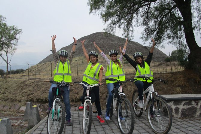 Teotihuacán plus Bike Tour - Enjoying Free Time to Explore the Archaeological Zone Independently
