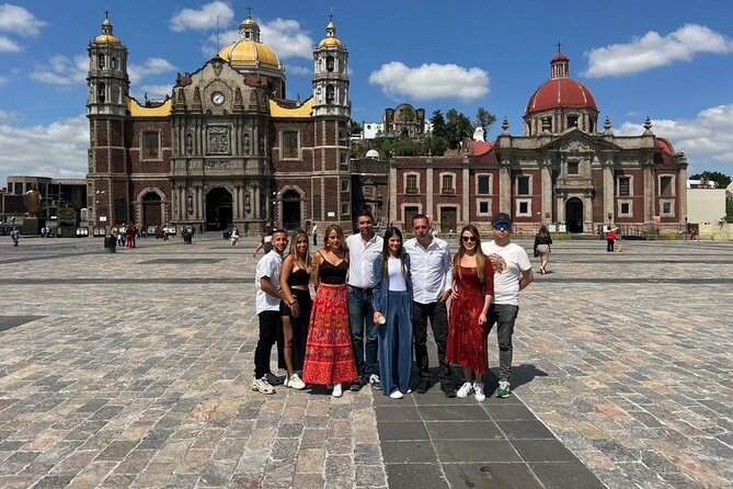 Teotihuacán Pyramids Day Tour From Mexico City - Practical Details: Transportation and Group Size