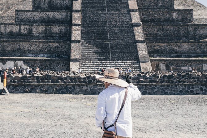 Teotihuacan Small Group: Pickup, No Lines & Climb Moon Pyramid" - Climbing the Moon Pyramid for Iconic Panoramas