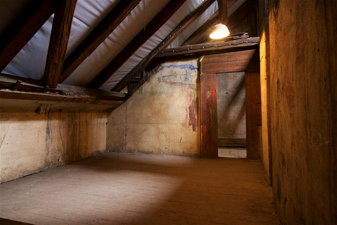 Terezin Fortress and Concentration Camp Tour from Prague - Visiting the Small Fortress: WWII Prison History