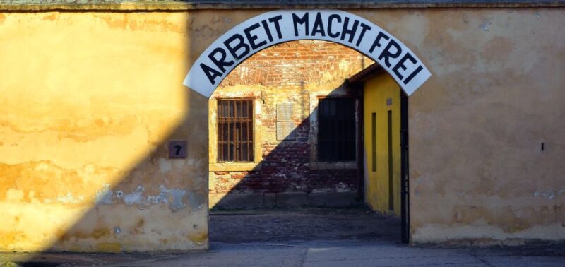 Terezin: Guided Tour of the Concentration Camp and Museum - Starting Point and Overall Schedule