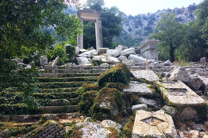 Termessos And Düden Waterfall - Enjoying a Well-Prepared Lunch During the Tour