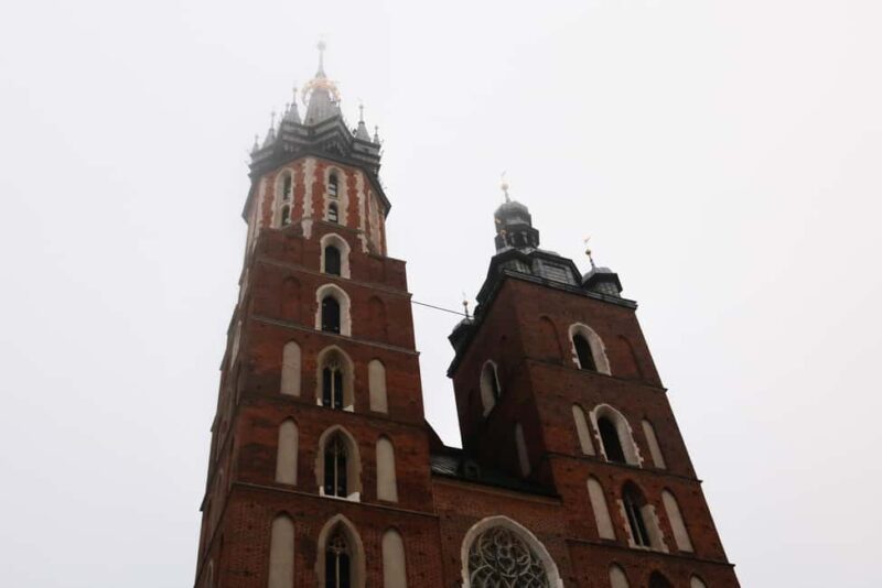 Terrifying Krakow: A Dark Walking Tour of the Old Town - The Starting Point: Meeting Outside St. Mary’s Church