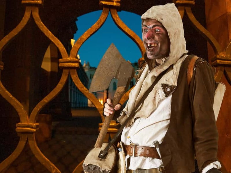Terrifying Tour of Dresden Led by a Dungeon Master - Key Points