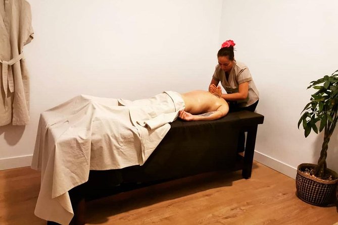 Thai traditional massage // Thai traditional massage - Location and Meeting Details in Madrid’s Salamanca District