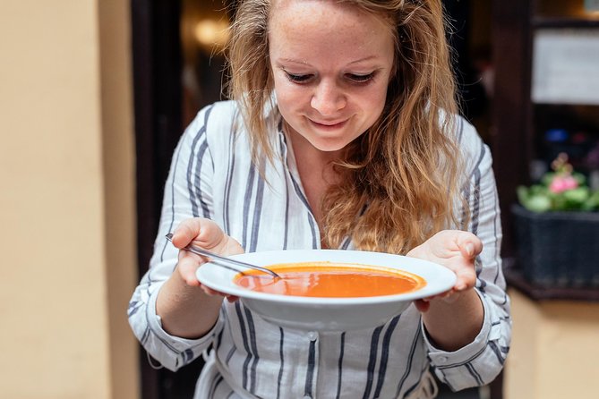 The 10 Tastings of Krakow With Locals: Private Food Tour - Discovering Krakow’s Rynek Glowny Central Square