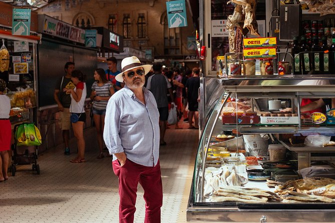 The 10 Tastings of Valencia With Locals: Private Food Walking Tour - The Guide’s Knowledge and Friendly Approach