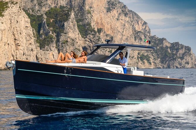 The 2 South gems: Capri and Positano Day Cruise - The Experience on Board: Comfort and Convenience