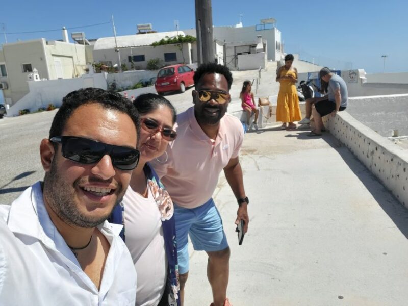 The 6-Hour Santorini Exploration From Beaches to Sunsets - The Grand Finale: Watching the Sunset in Oia