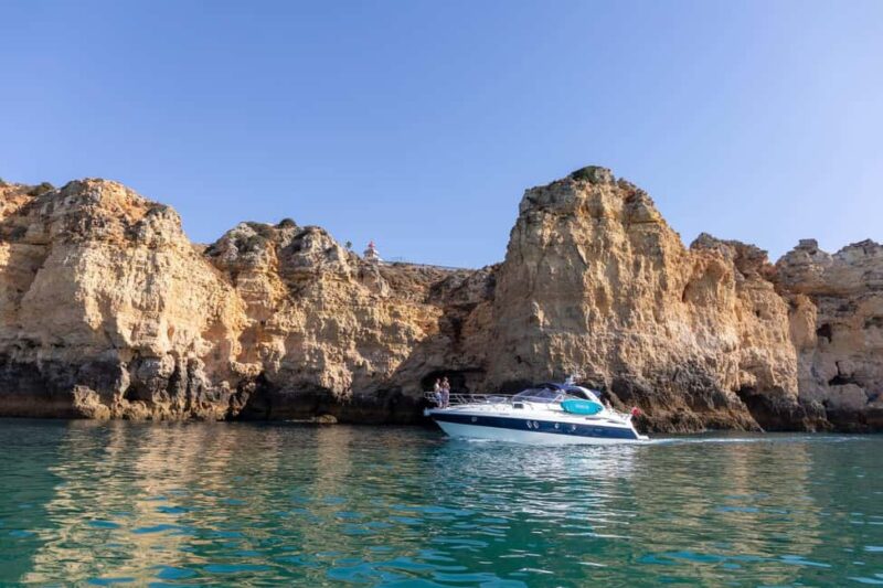 The Algarve's Hidden Coves: A Luxury Boat Tour from Lagos - Refreshments and Snacks During the Voyage