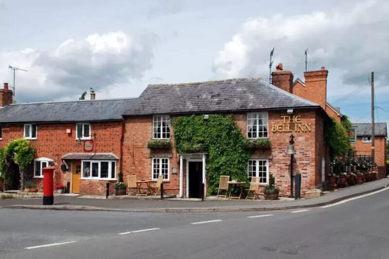 The Alternative Shakespeare Tour + 3 Course Carvery - The Historic 16th Century Inn in Wixford for the Carvery