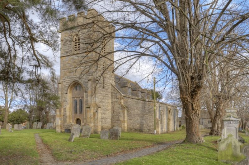 The Alternative Shakespeare Tour + 3 Course Carvery - Practical Details: Meeting Point and Group Size