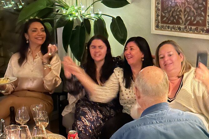 The Art of Eating and Making Friends - Easy and Convenient Meeting Arrangements