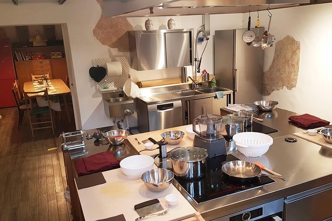 The Art of Making Pizza-Cooking Class in Unique Location with Italian Pizzachef - Timing, Group Size, and Flexibility