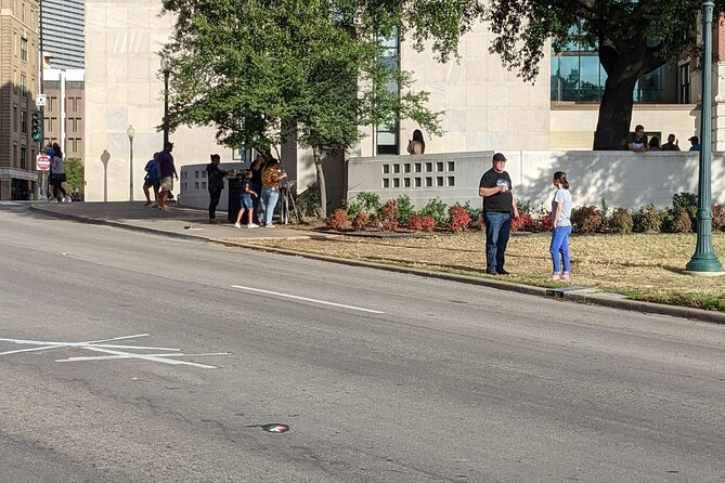 The Assassination of John F. Kennedy Experience - Personalities and Presentation Style of the Guide