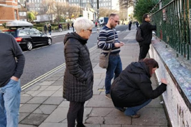 The Beatles Magical History Black Taxi Tour London - Highly Praised Guides and Customer Experiences