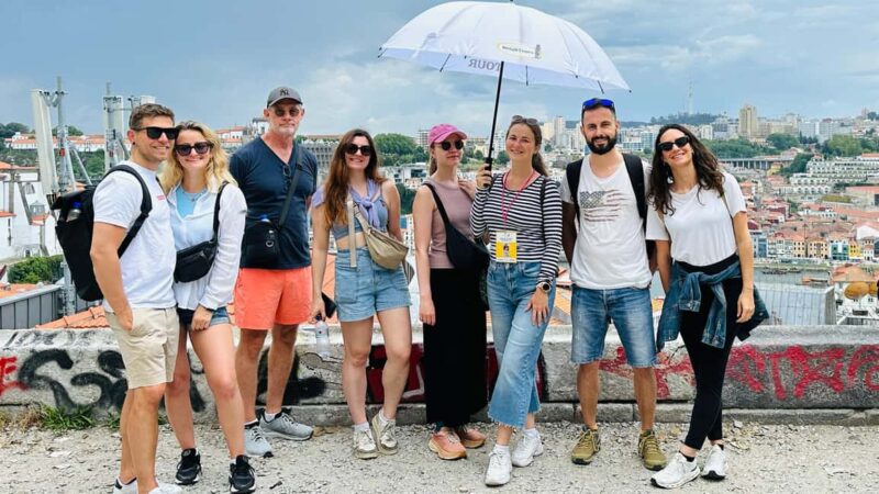 The Beautiful Story of Porto: Guided Tour with Entry Tickets - Exclusive Tasting: Local Food and Wine Secrets