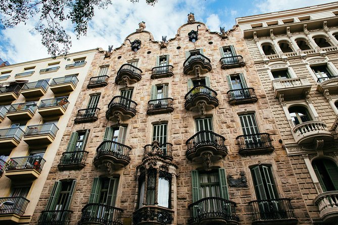 The Beauty of Barcelona by Bike: Private Tour - Tour Stops and Their Significance