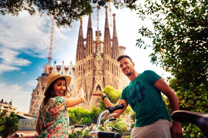 The Beauty of Barcelona by Bike: Private Tour - Visiting the Sagrada Familia: A Must-See Masterpiece