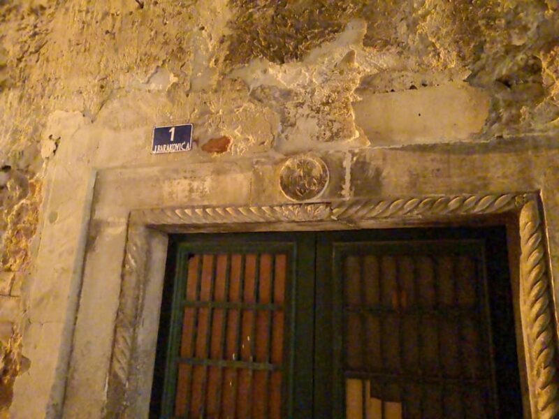 The beauty of the Middle Ages-ibenik - Walking Through Noble Streets and Historic Palaces