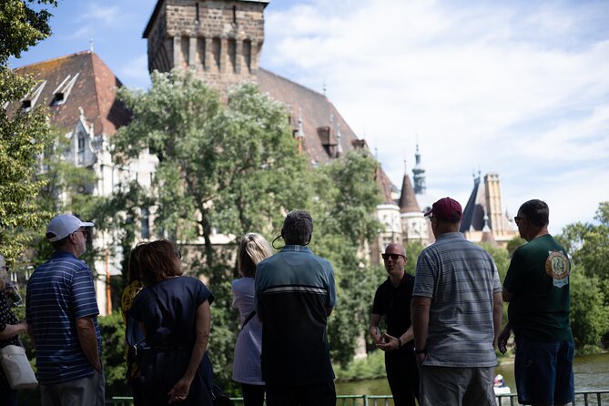 The beginner's guide to Budapest - Budapest Sightseeing Tour - Discovering Vajdahunyad Castle in City Park