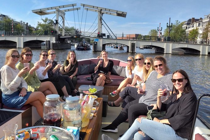 The best boat trip through the Amsterdam canals - The Starting Point Near Amsterdam’s Historic Center