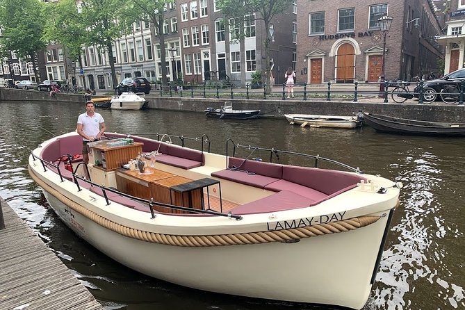 The best boat trip through the Amsterdam canals - The Experience of the Electric Boat