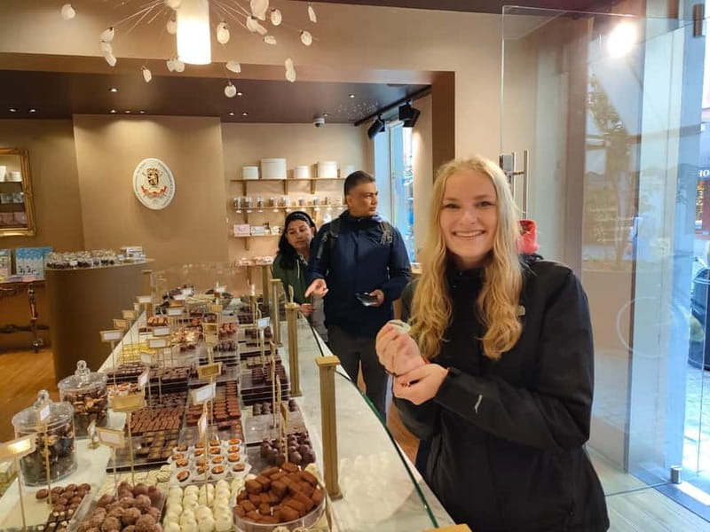 Thé best chocolate in Bruges! Private tour! - Exploring Bruges’ Iconic Landmarks and Hidden Corners