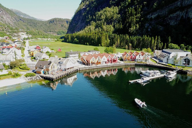 The Best Fjordcruise: Bergen fjord by Zodiac or Pontoon Boat - The Experience of a Small Boat in Norway’s Fjords