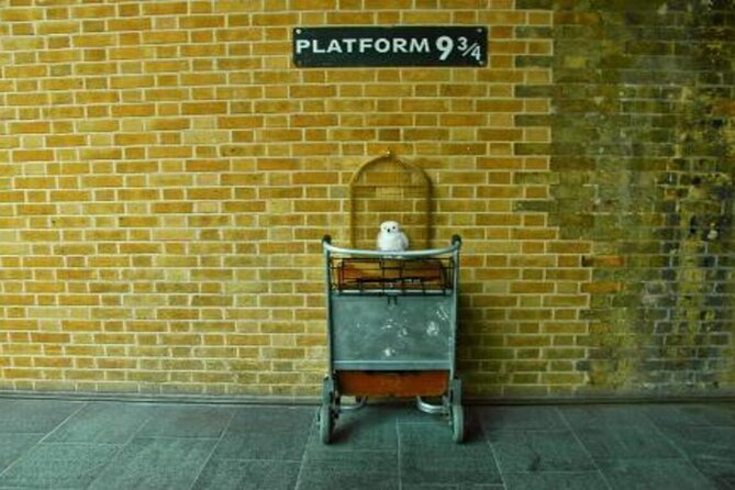 The Best Harry Potter Tour & The London Dungeons - Shopping at the House of Spells and Harry Potter Merchandise