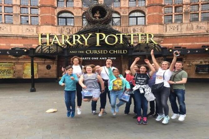 The Best Harry Potter Tour & The London Dungeons - Photo Opportunities at Leicester Square and the Harry Potter Statue