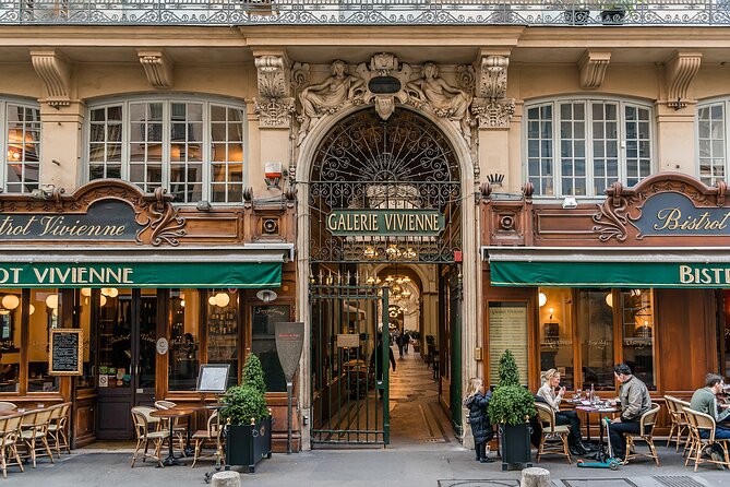 The Best of Hidden Paris - Undiscovered Quarters & Secret Gems - Discovering the Art Market at Hôtel Drouot