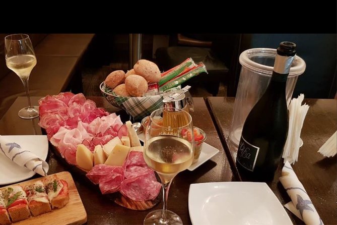 The best of Sirmione: art and taste on Lake Garda - Guided Walk Through Sirmione’s Medieval Center